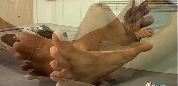  Foot Flashing Str8 Boy Jacks Off